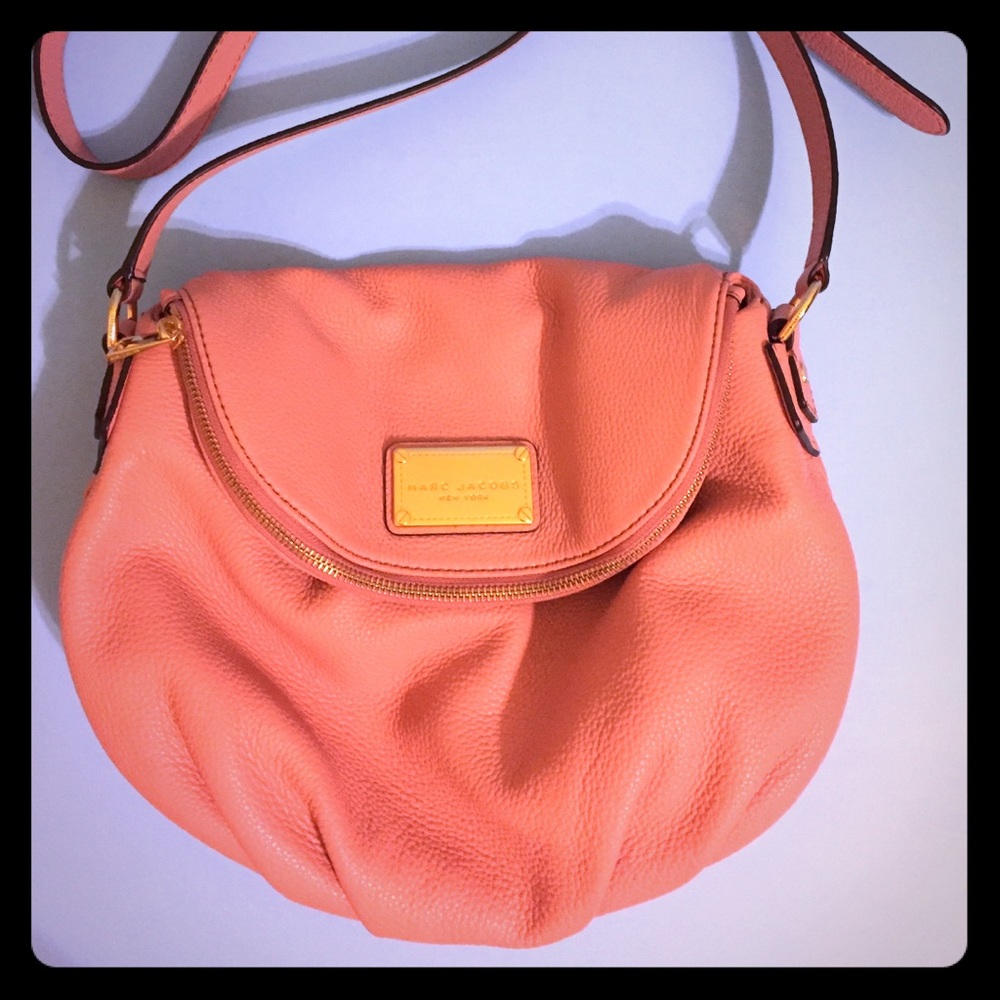 MARC JACOBS large  CLASSIC MESSENGER BAG- EUC - Picture 2 of 9